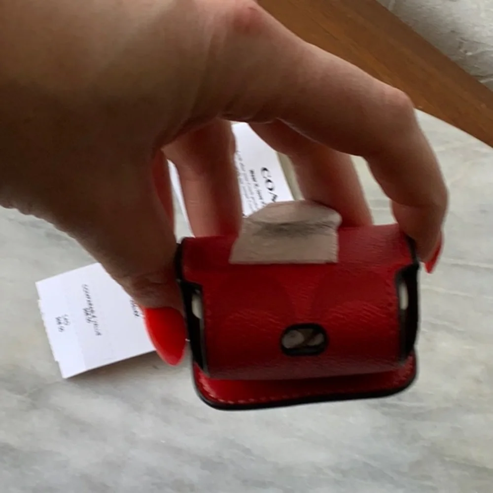 Coach Red AirPod case - Picture 6 of 7